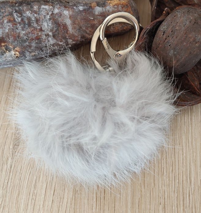 Naturalny mały brelok pompon futrzany Szary Nowy