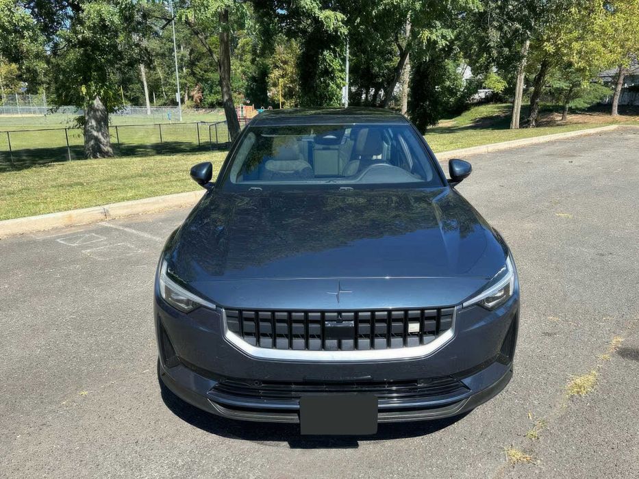Polestar 2      2022