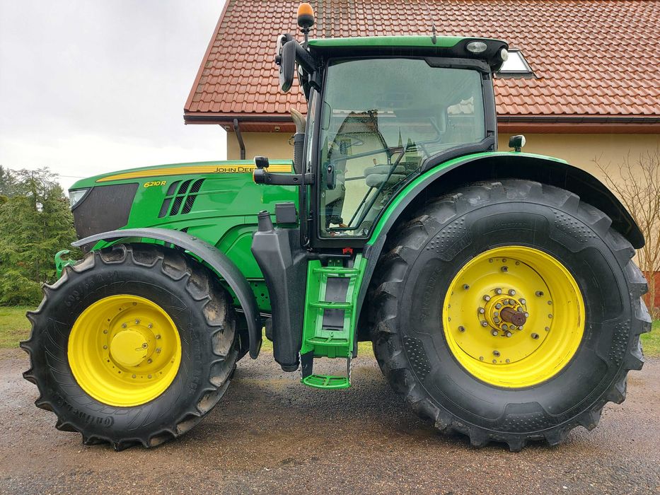 Ciągnik rolniczy John deere 6210R jak nowy 2014r