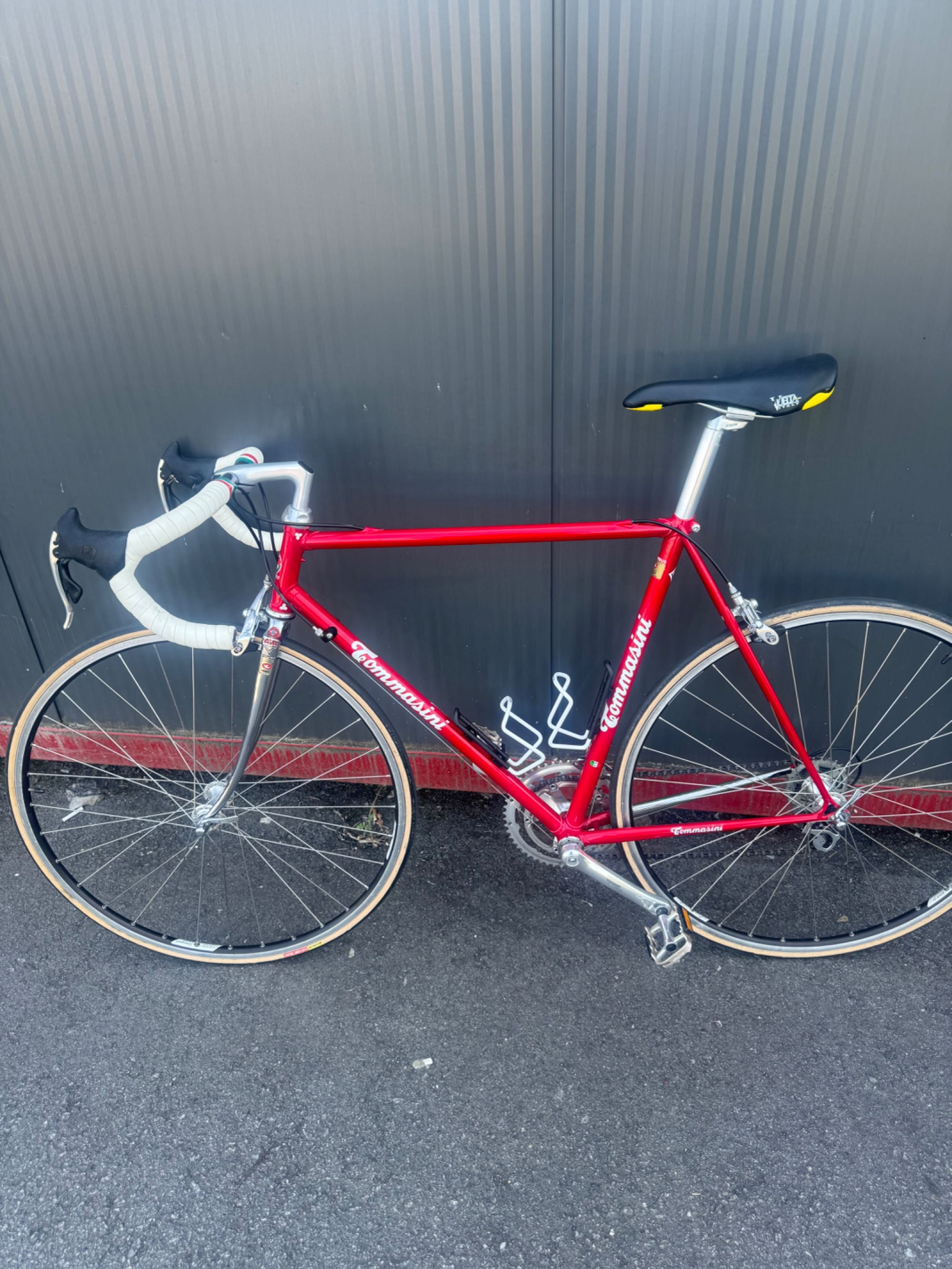 Bicicleta de estrada como nova