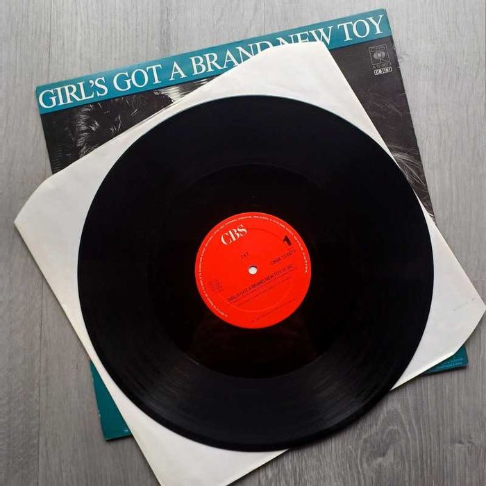 T.X.T. 12" Girl's Got a Brand New Toy Maxi-Single EU