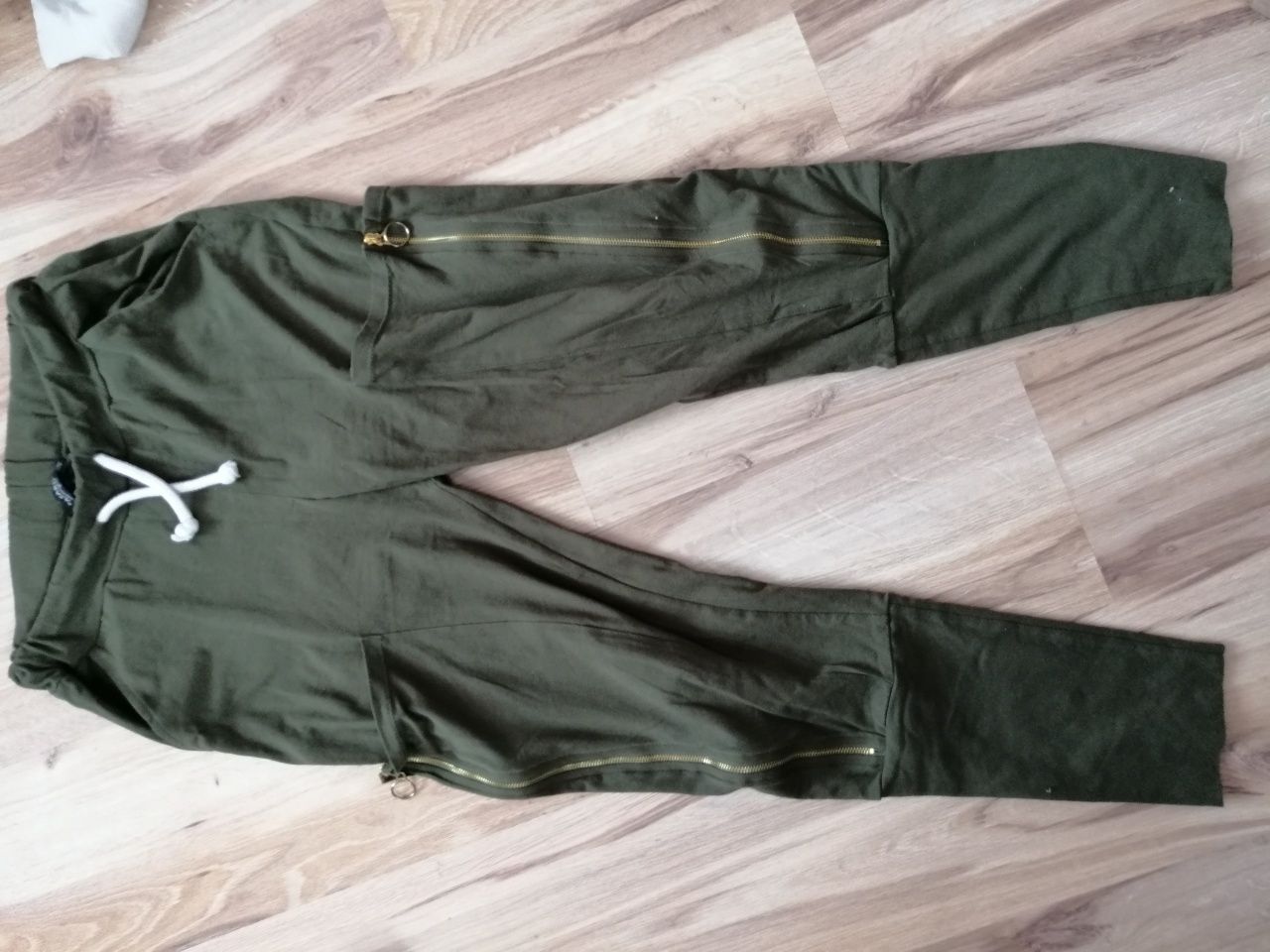 Spodnie khaki aladynki Kieszenie suwaki Fasardi S