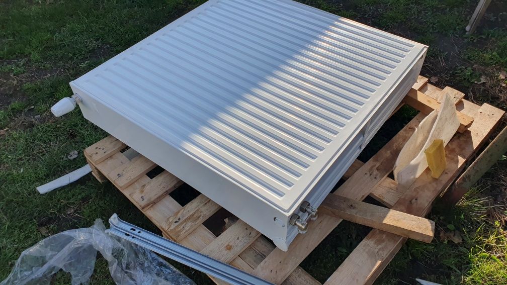 Grzejnik 3 płytowy 90x90