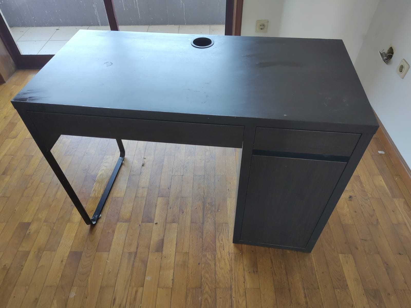Secretária compacta