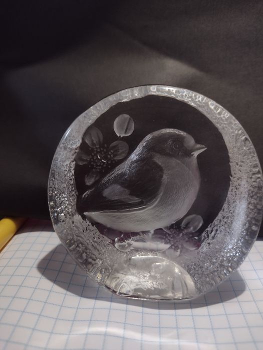 Вінтажний старовинний килимок з кришталю.