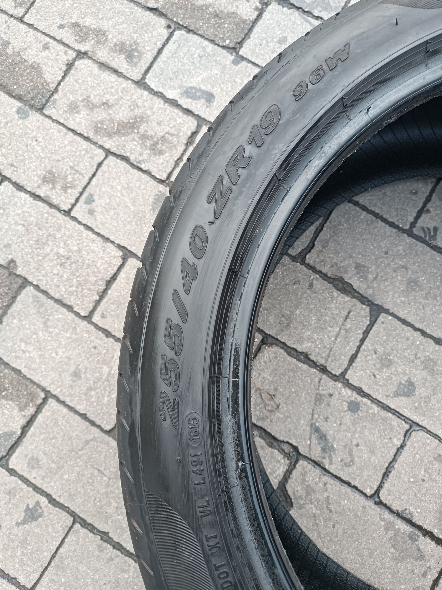 255/40ZR19 Pirelli P Zero TM 255/40R19
