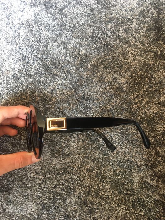 Oculos de sol fendi como novos