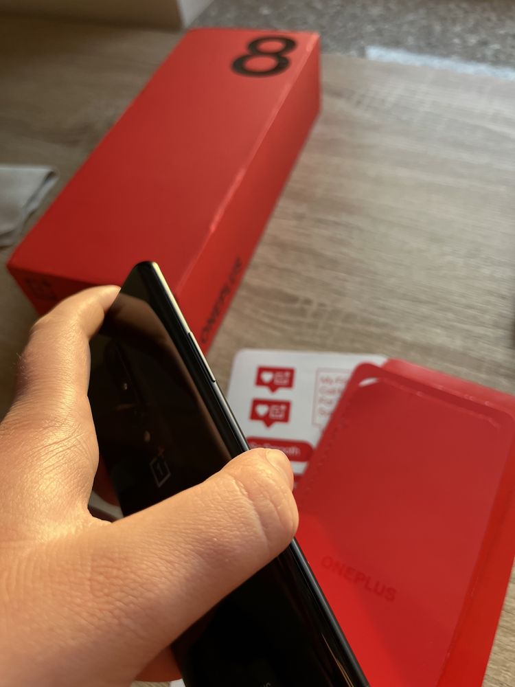 Telefon Oneplus 8 Black 8/128Gb Bogaty zestaw