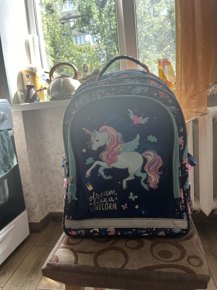 Продам рюкзак школьний