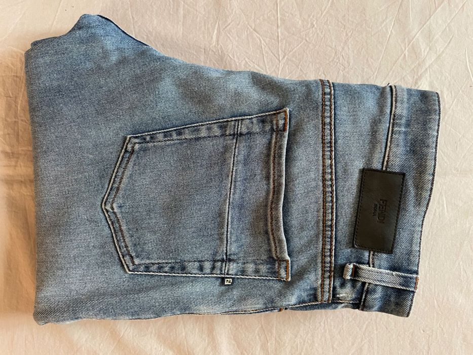 Джинси Fendi. Розмір 32.