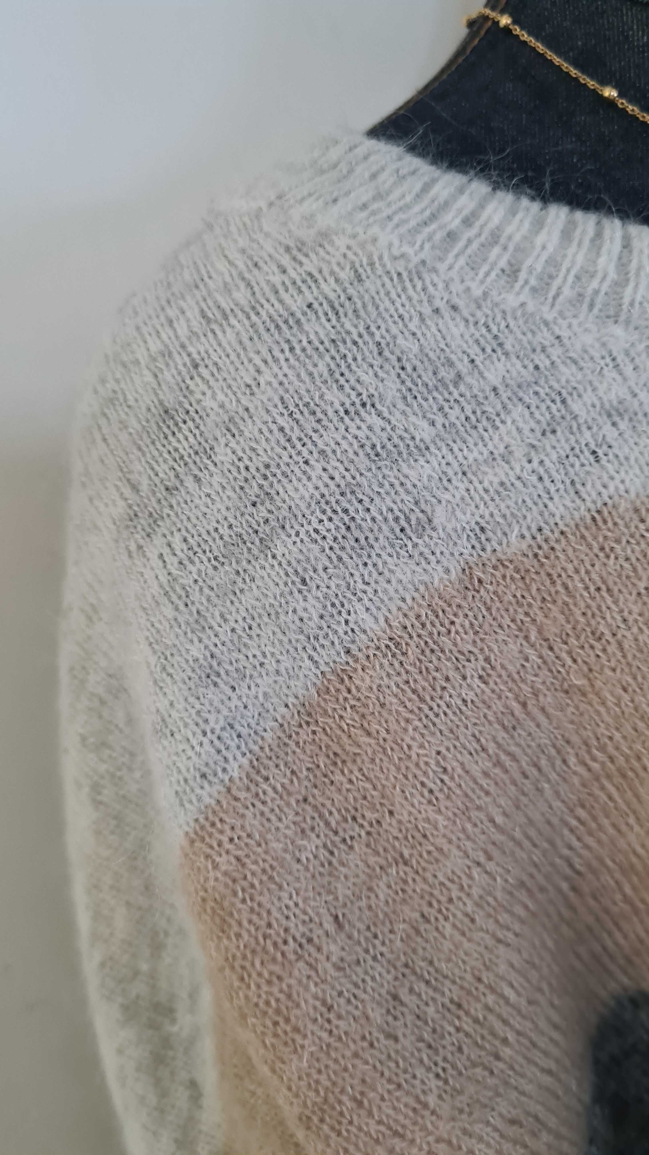 Delikatny sweter 33% Moher, 35% Wełna. Beżowy Szary Grafitowy. M / L