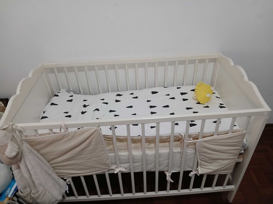Vendo Berço e colchão