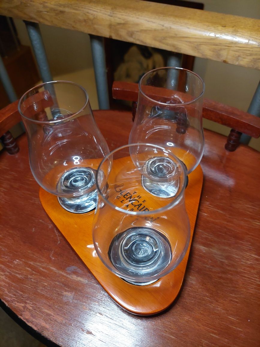 Szklanki do whisky Glencairn zestaw z podstawką