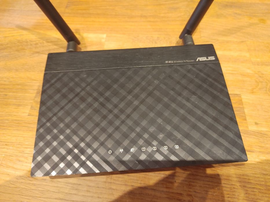 Router Asus RT-N12
