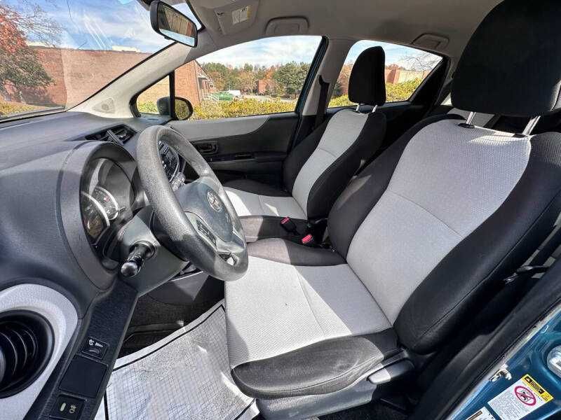 2014 Toyota Yaris 5-Door L