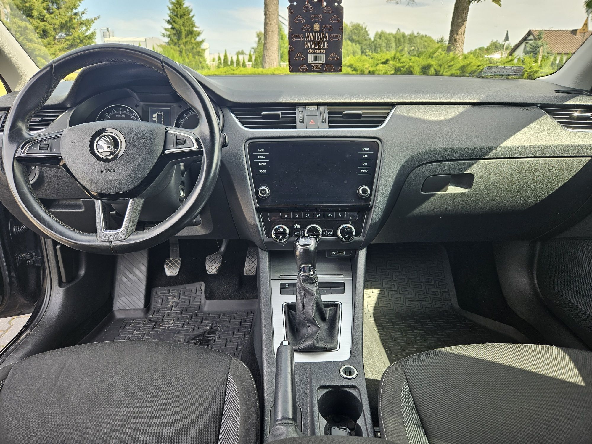 Skoda Octavia salon polska stan idelany