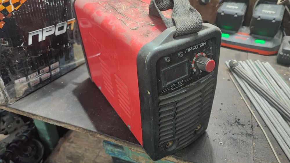 Сварочный инверторный аппарат Протон ИСА-200/Т