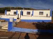 Quintinha com Moradia T2 + Armazém | 2ha vedados | Rio | Fruteiras | A