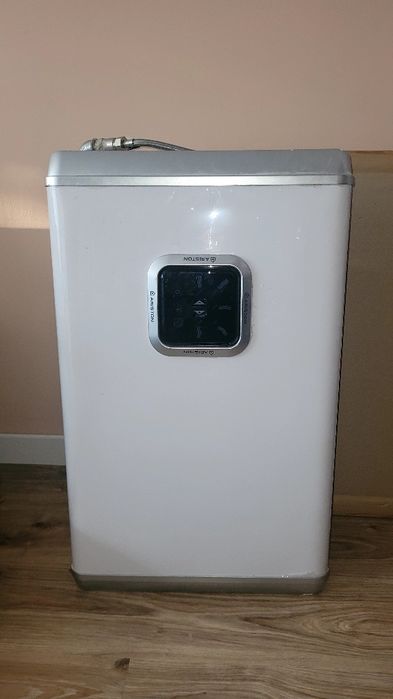 Ariston vls 50 eu bojler elektryczny podgrzewacz  wody.