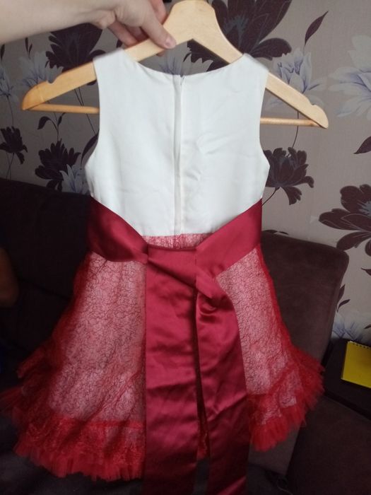 Нарядне плаття для дівчинки