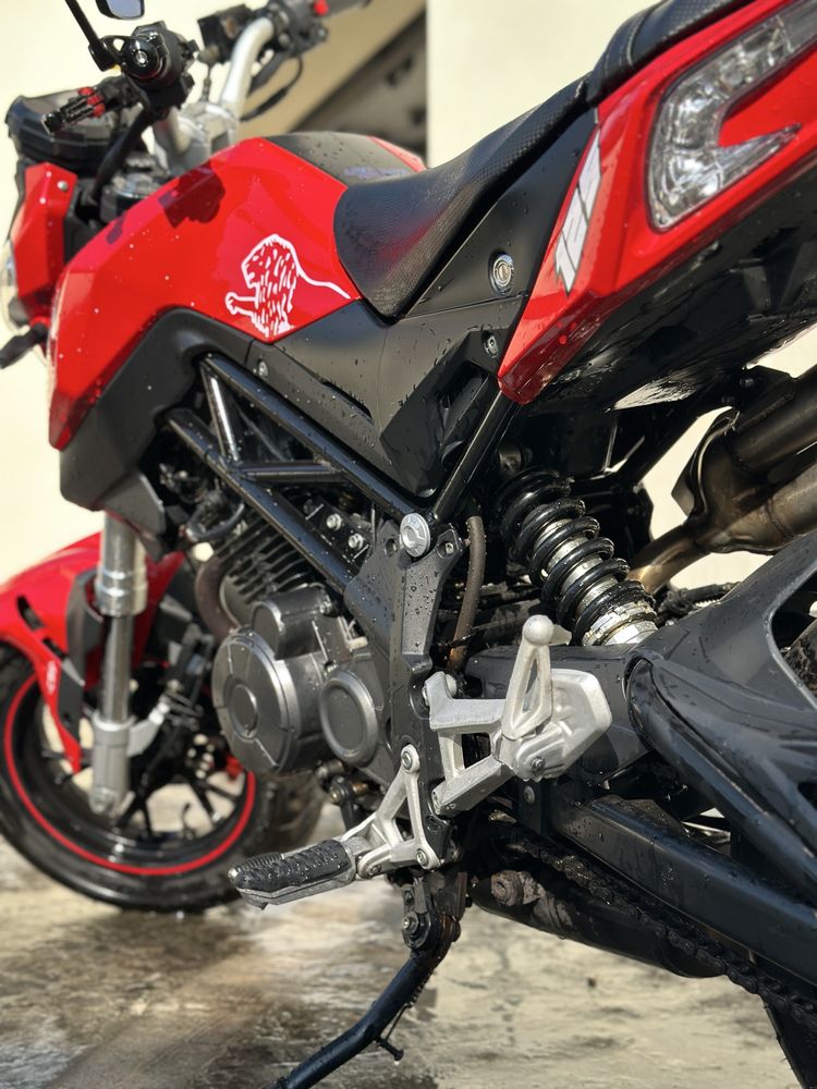 Benelli tnt 125