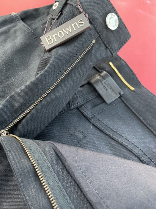 Mini saia preta com apliques