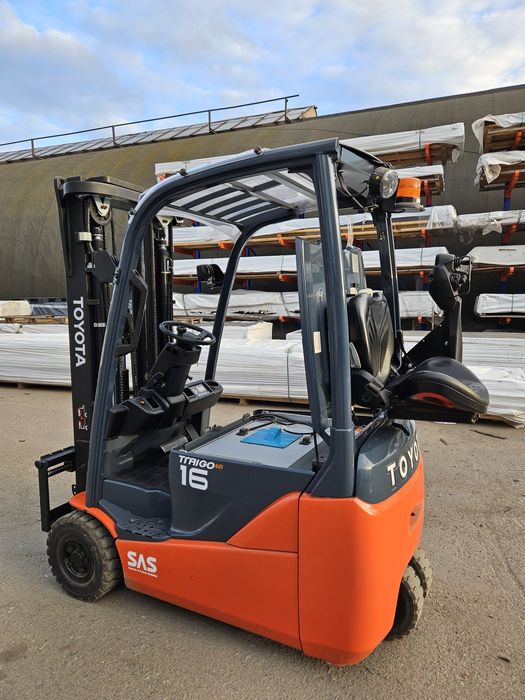 Електронавантажувачі Toyota з Li-ion АКБ. Вилочные погрузчики Тойота