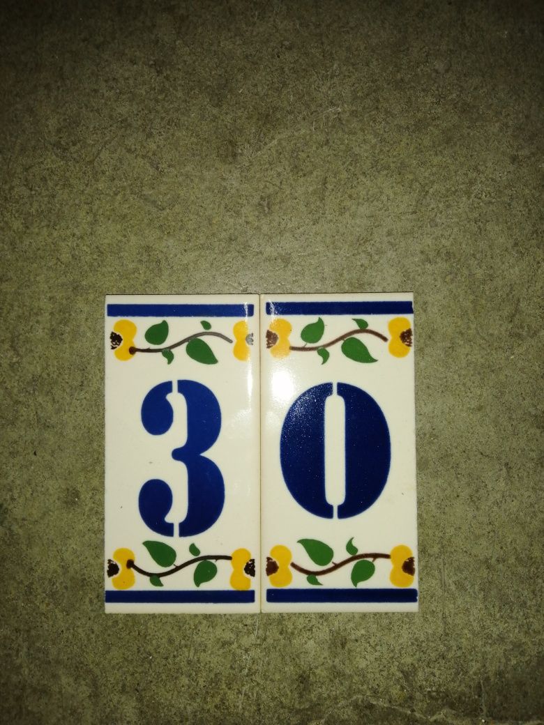 Número porta 30 em azulejo