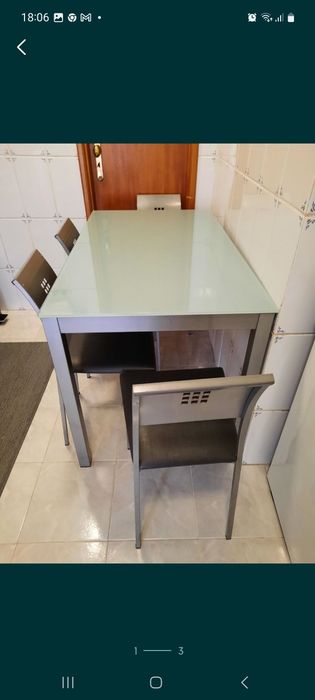 Mesa de cozinha com 4 cadeiras