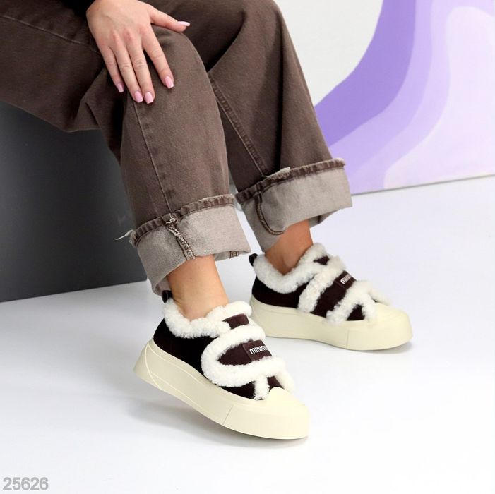 Жіночі шкіряні зимові черевики автоледі в кольорах