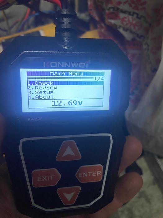 Автомобильный аккумуляторный тестер KONNWEI KW208 12V