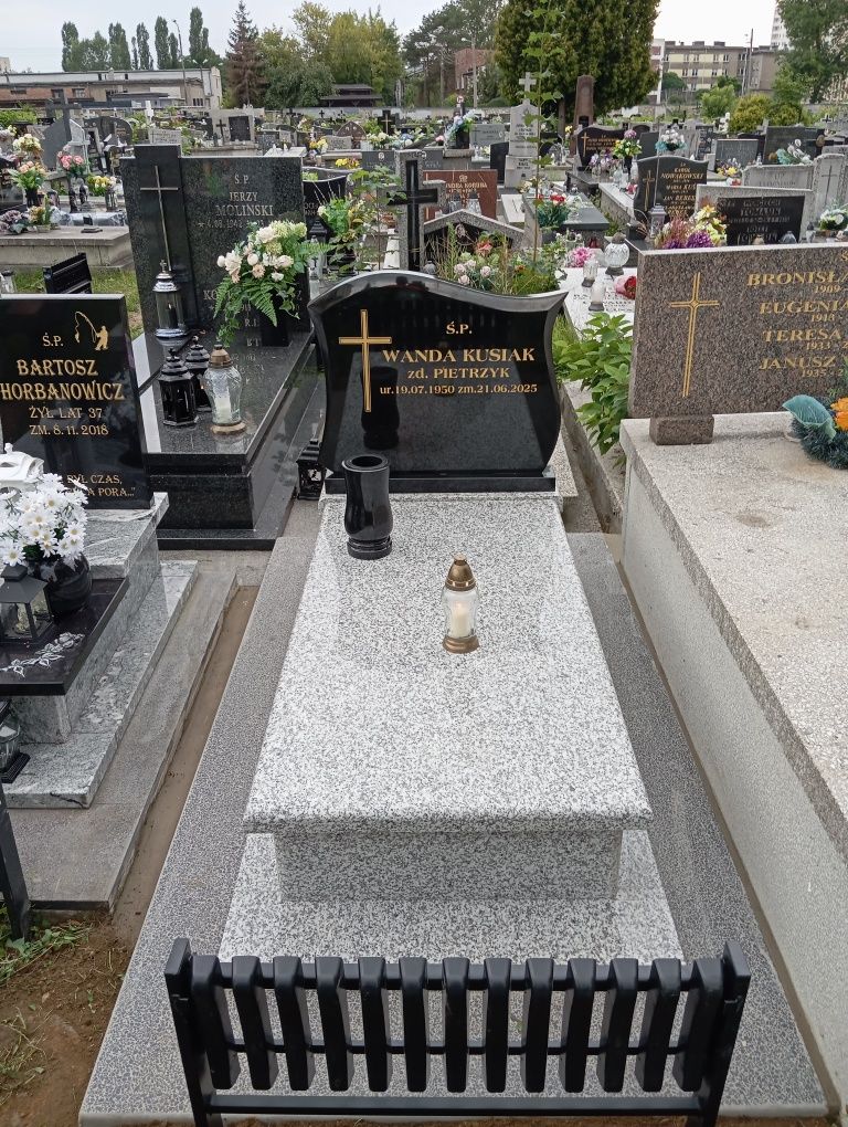Nagrobki granitowe od 4500 zł Podwójne od 7000 zł