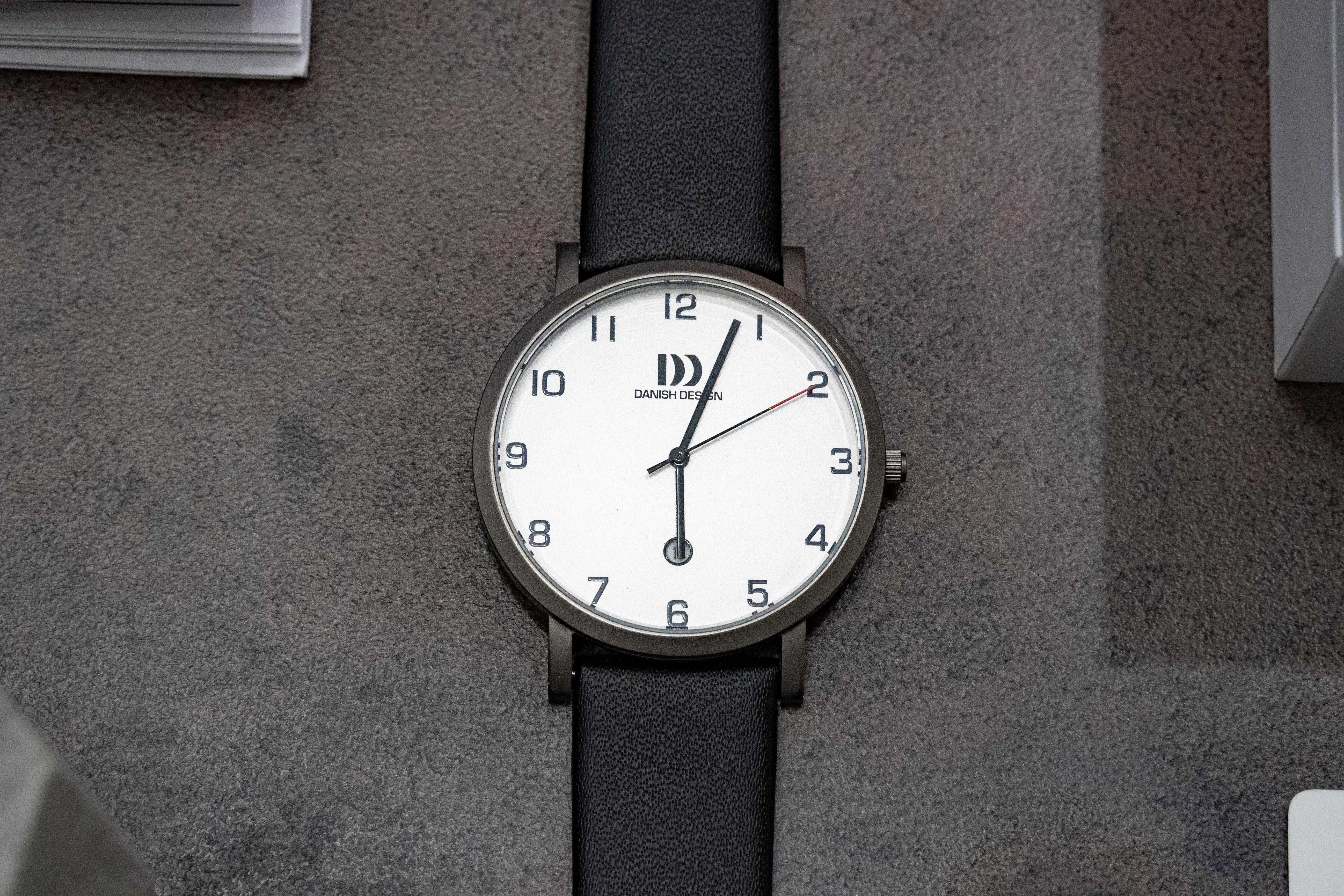 Наручний годинник Danish Design (титановий корпус, шкіряний ремінець)
