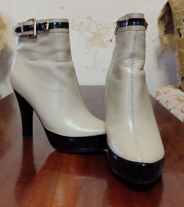 Кремові жіночі туфлі