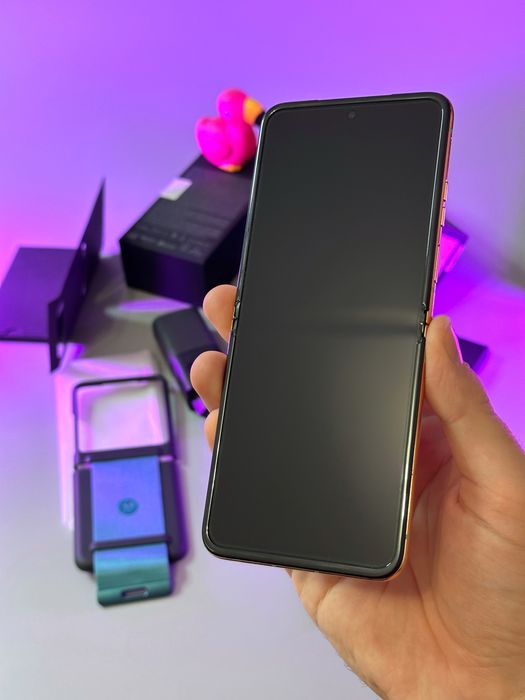 Новий стан Motorola razr 40 ultra 256 2023р європейська глобалка