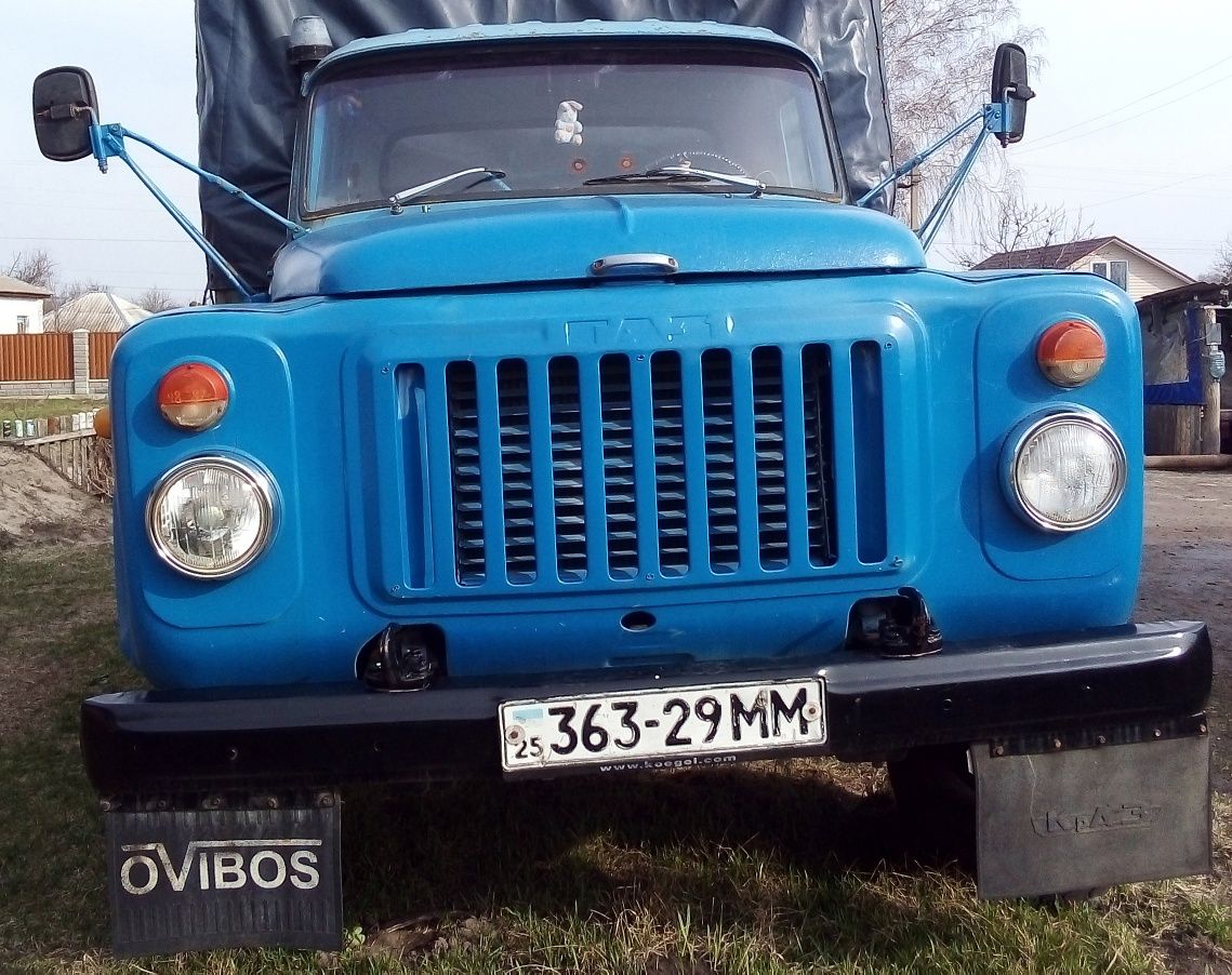 ГАЗ - 53. (ГАЗ - 52-01)  бортовий, тентований. Двигун дизельний Д-240.
