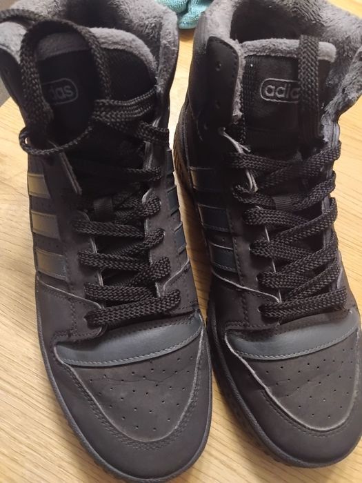 Продам кросівки adidas