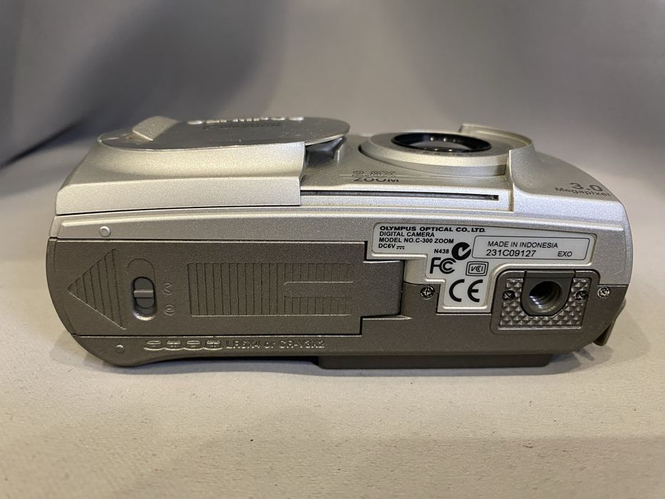 Цифровий фотоапарат Olympus Camedia C-300 Zoom