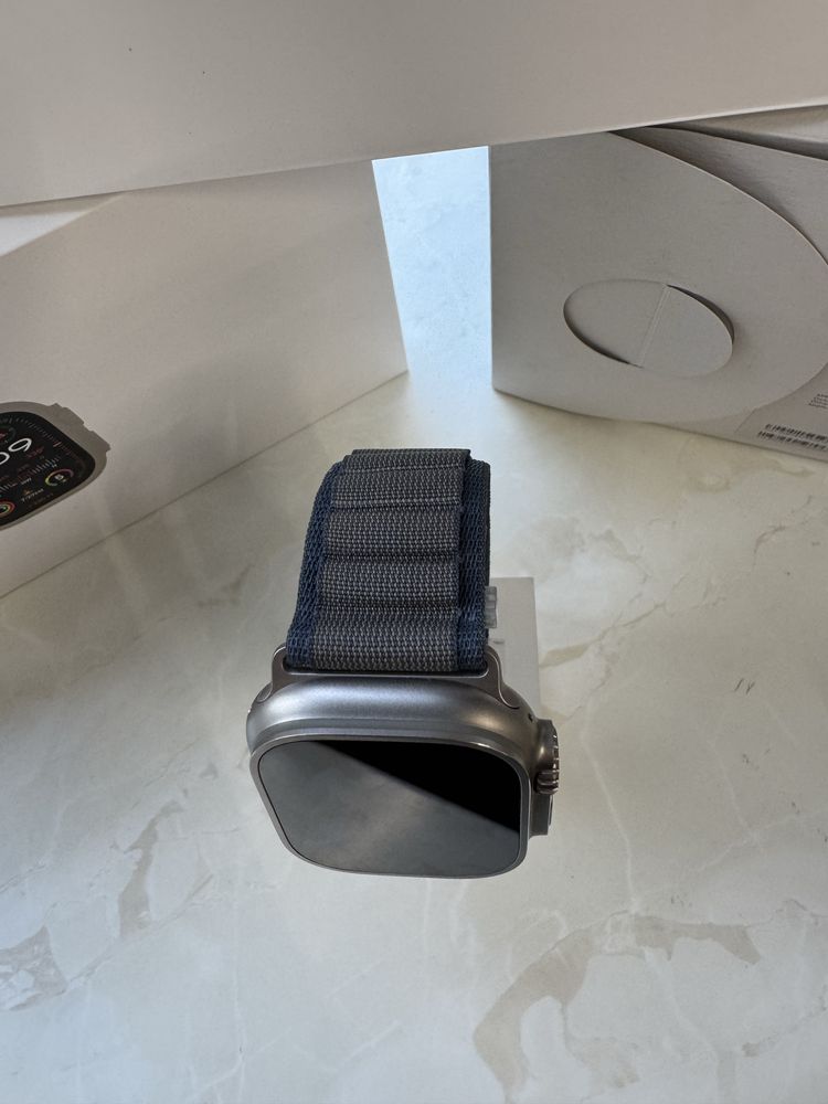 Смарт-годинник Apple Watch Ultra 2 49mm GPS + LTE Titanium Case MREP3