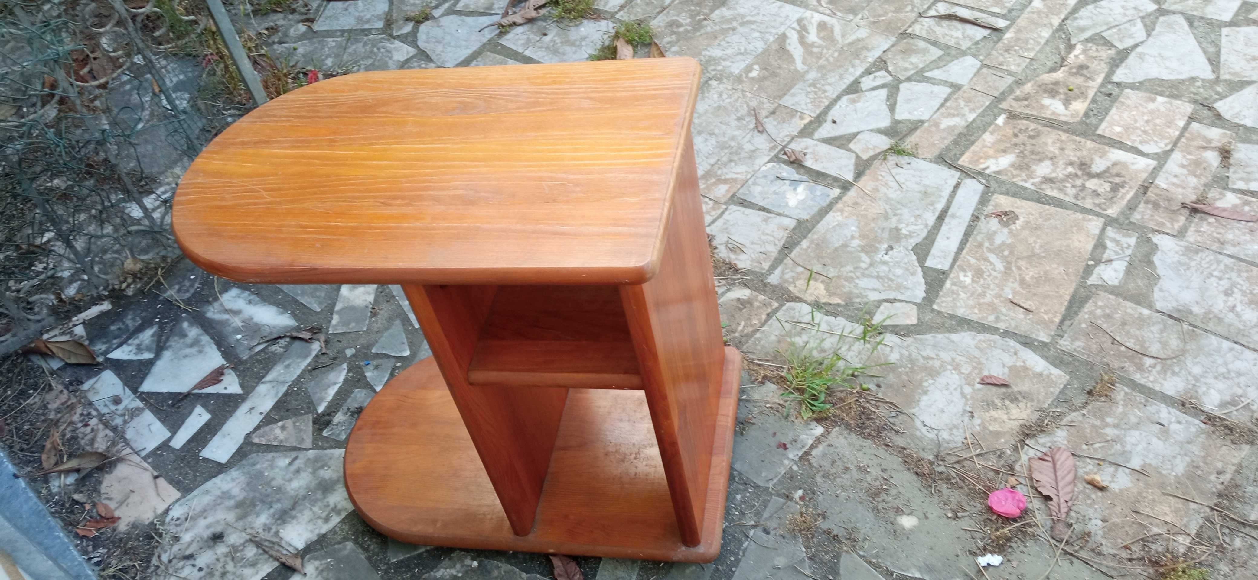 Mesa de madeira aoio com rodinhas