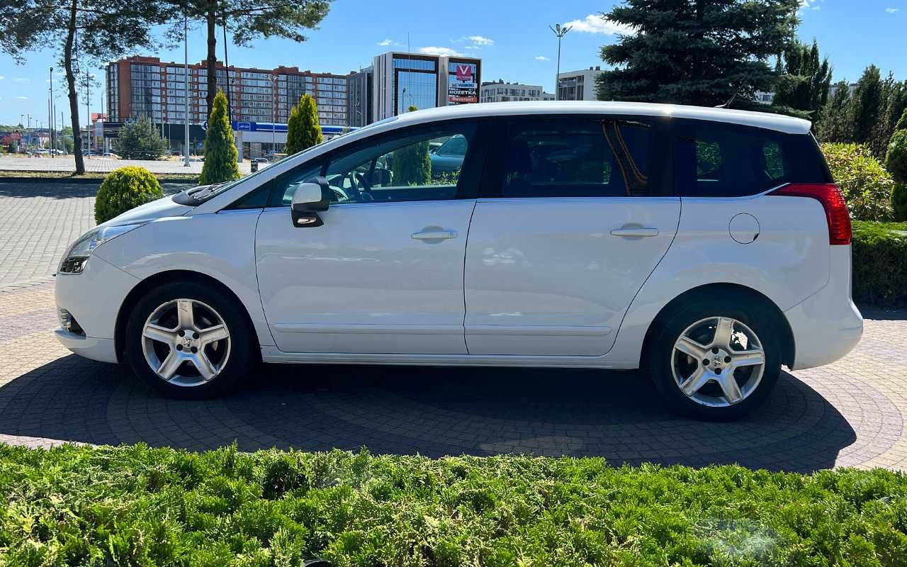 Peugeot 5008 2012