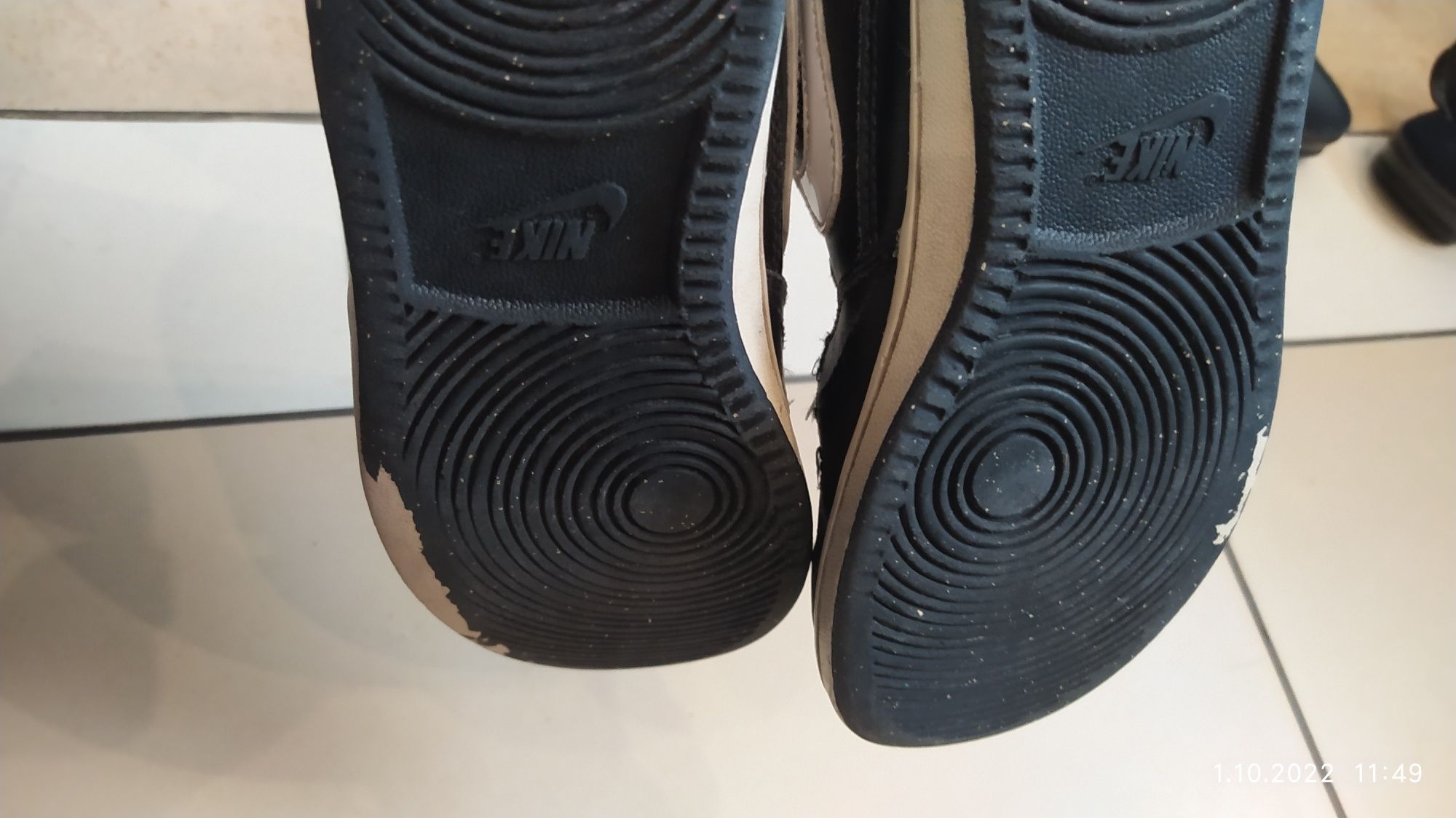 Nike buty dziewczęce rozmiar 30, długość wkładki 18,5 cm