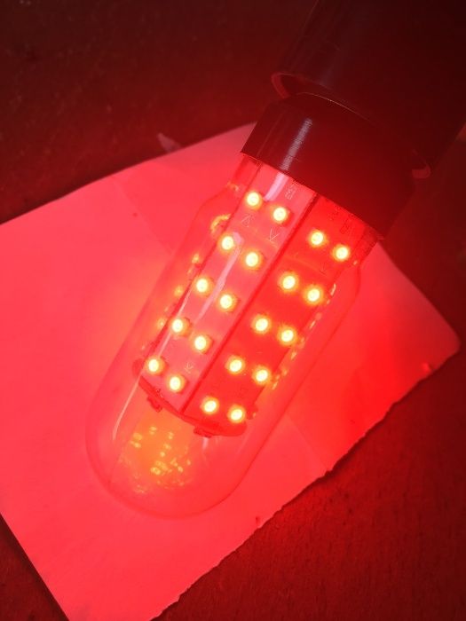 Лампа светодиодная красная LED 5w E27