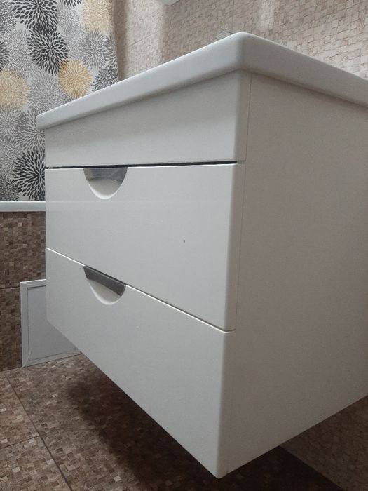 Тумба з умивальником +дзеркало