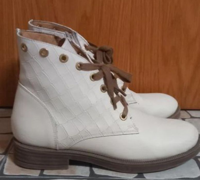 Botas bege em pele - Tamanho 36