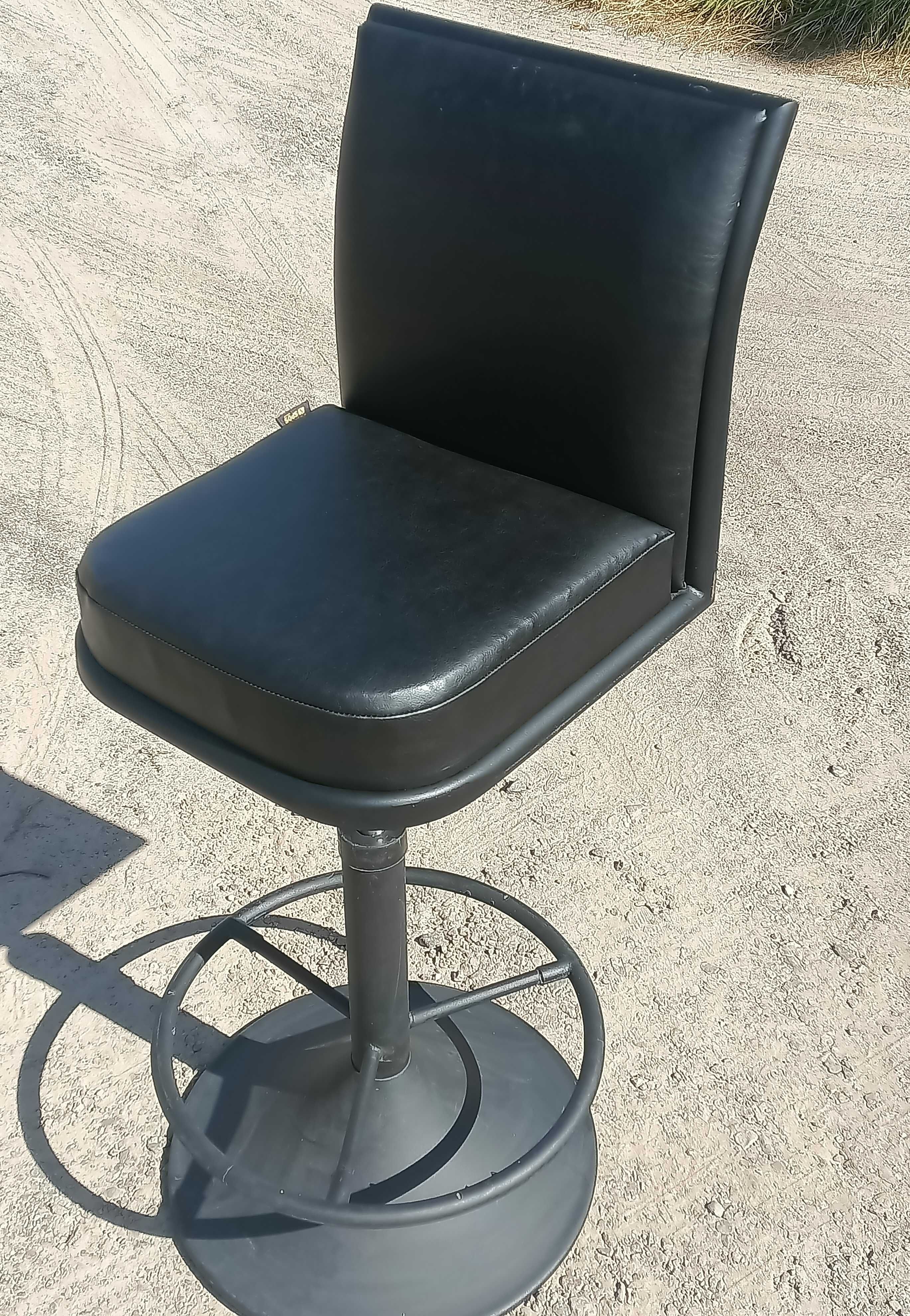 Кресла поворотные для парикмахеров /  стулья на подъёмнике