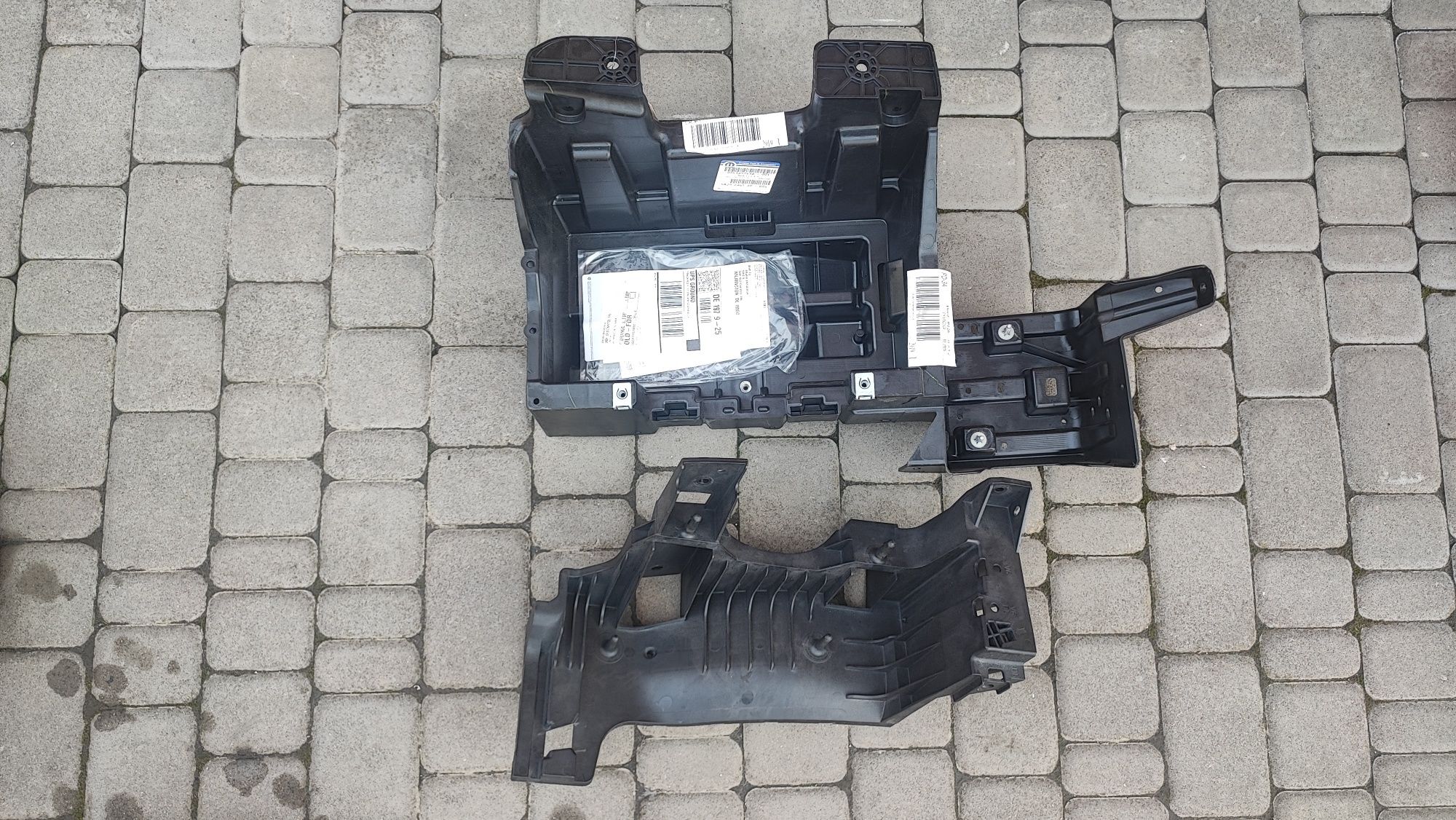 Піддон площадка АКБ акумулятора Dodge Ram 19 Додж РАМ корпус фільтра