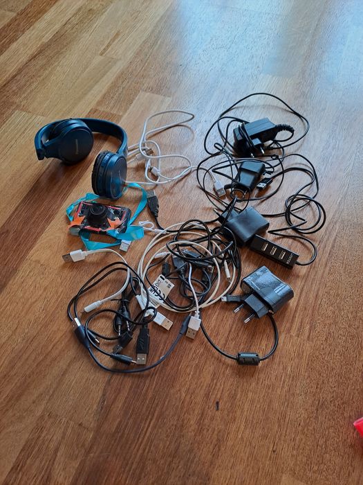 Kable ładujące i ładowarki