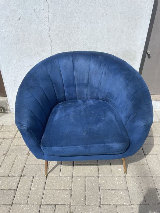 Poltrona azul e dourada