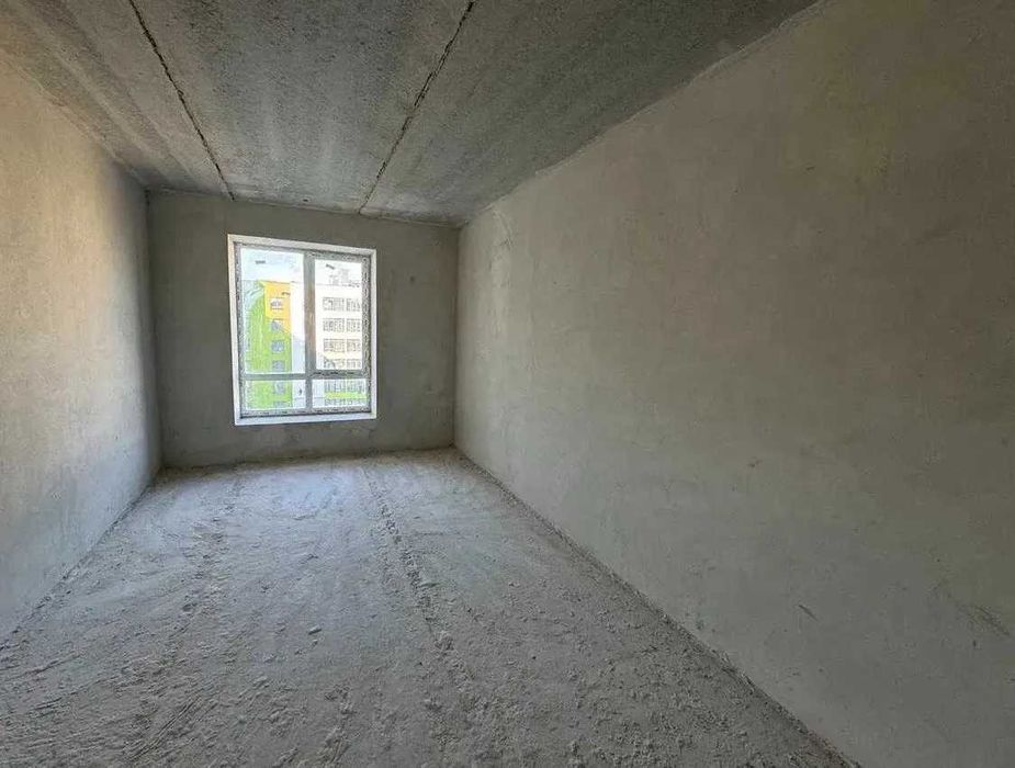 3к квартира! З виглядом на озеро.